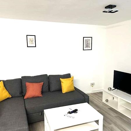 Stylish Apartment At Carlton Grove Лондон Екстер'єр фото