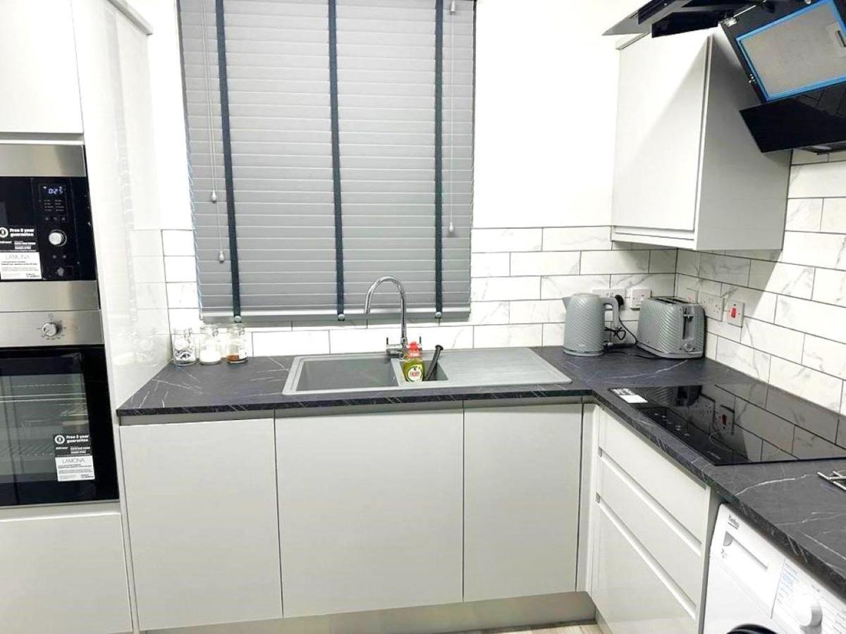 Stylish Apartment At Carlton Grove Лондон Екстер'єр фото