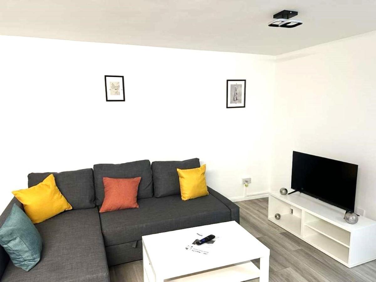 Stylish Apartment At Carlton Grove Лондон Екстер'єр фото